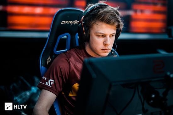 LCK官方发布2022年观众收视数据：夏决观看人数60%是中国人